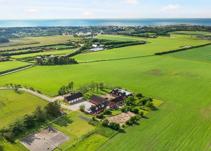 Cozy Coastal Retreat - By Traum